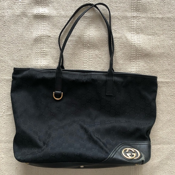 Gucci Handbags - Authentic Gucci tote bag